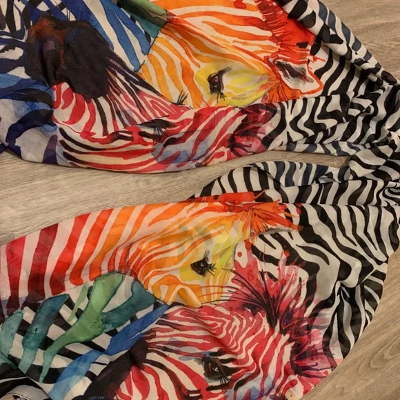 Scarf - Picture 3 of 8